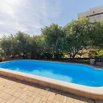Apolonija 3* Ζαντάρ