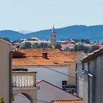 Πανσιόν Apolonija 3*