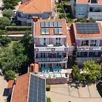 Apolonija Πανσιόν Ζαντάρ