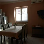 Πανσιόν Apolonija Ζαντάρ