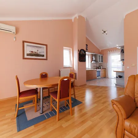 Apolonija Casa de hóspedes 3*