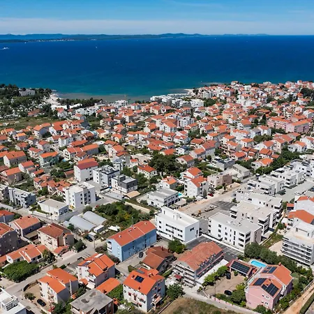 Πανσιόν Apolonija Ζαντάρ