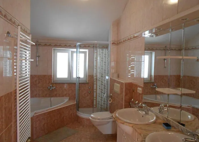 Apolonija Pensionat 4*