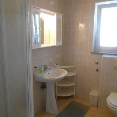 Apolonija Guest house 3*