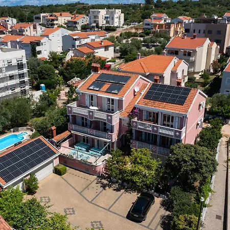 Guest house Apolonija 3*