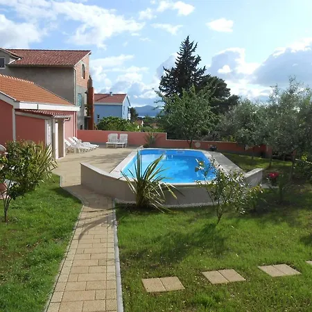 Apolonija Guest house
