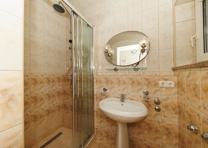 Apolonija Guest house