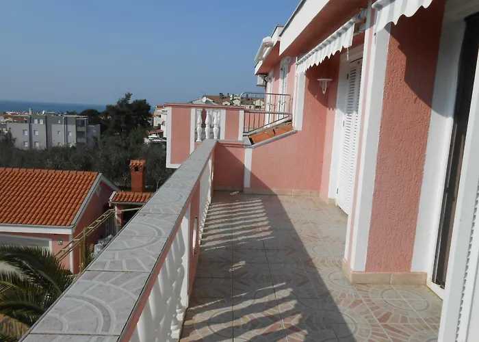 Apolonija Guest house