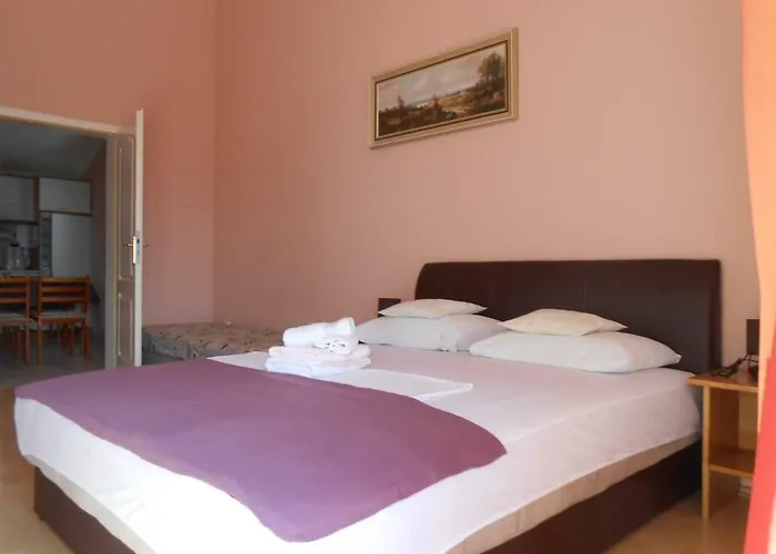 Apolonija Guest house